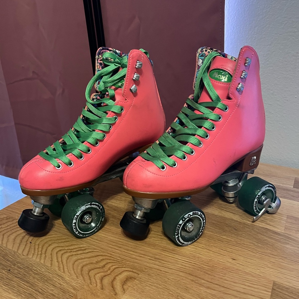 Beach bunny roller skates - watermelon